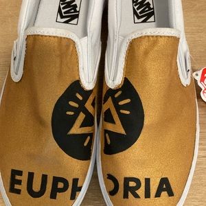 Euphoria vans size 10 bought at festival in Austin but do not fit.